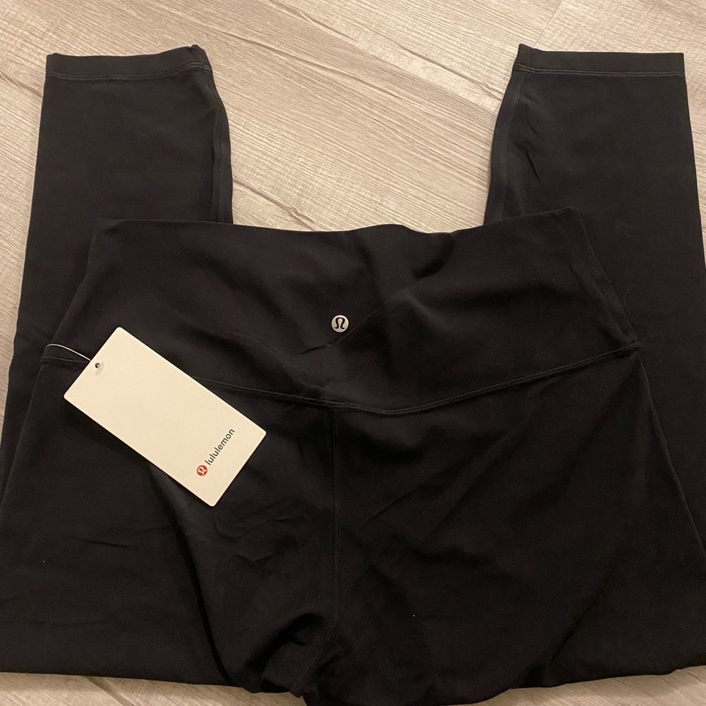 LULULEMON ALIGNS 23”
